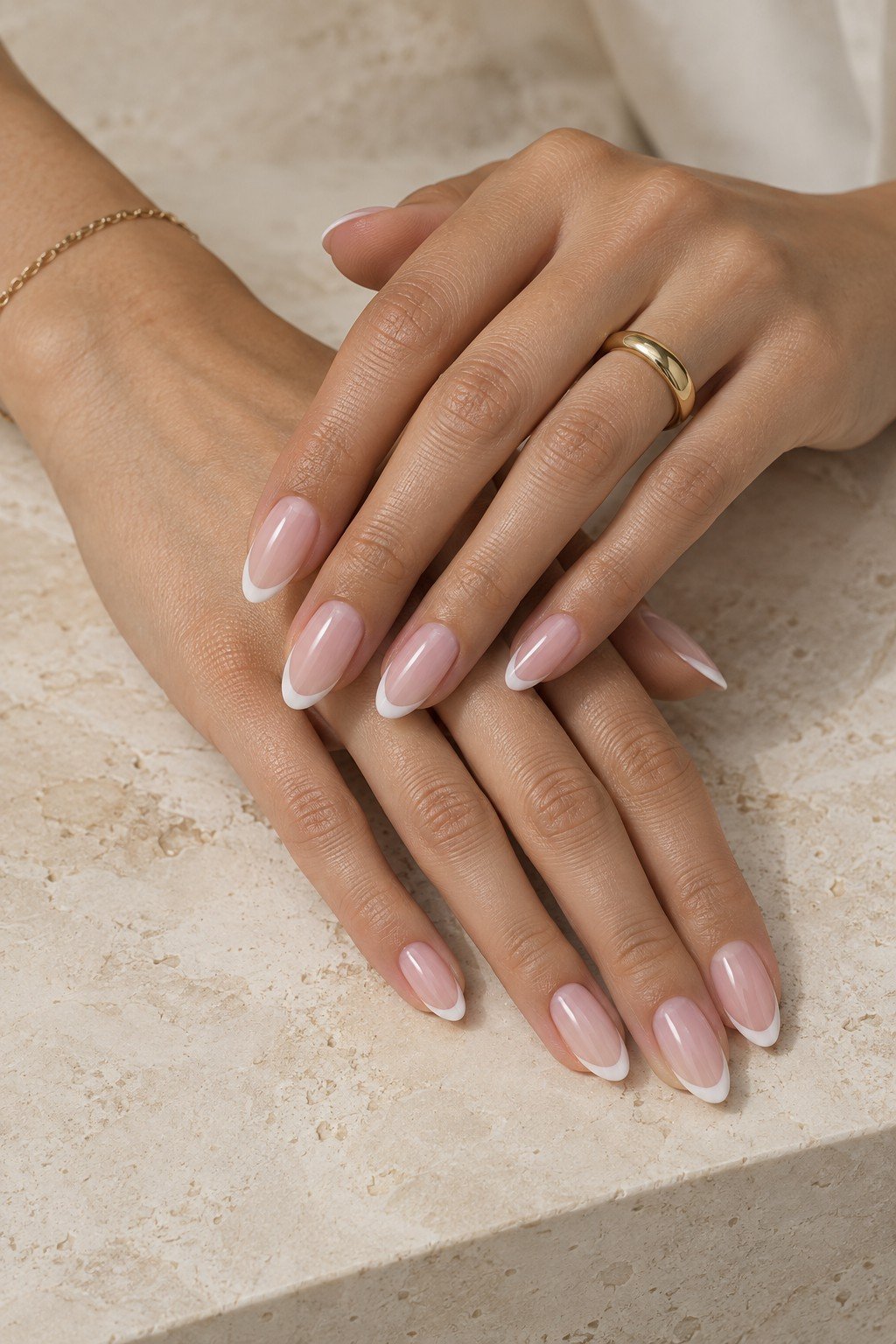Classic French manicure — nail inspiration